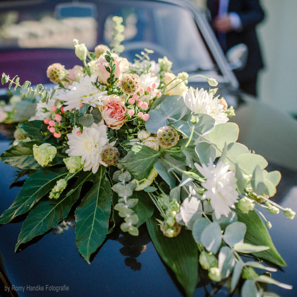 Blumen Auto Hochzeit